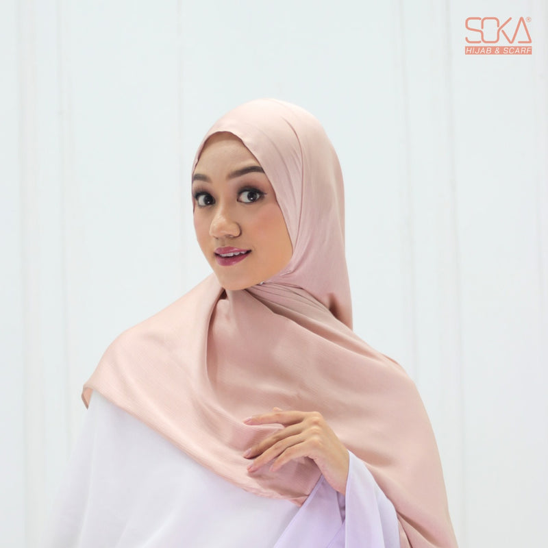 Hijab Pashmina Shimmer Silk Shwarna Rossy Cream Premium - Fashion Muslim