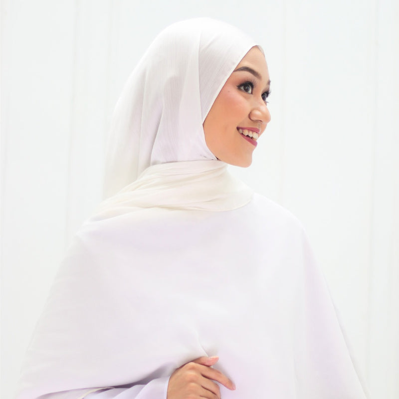 Hijab Pashmina Shimmer Silk Shwarna White Premium - Fashion Muslim