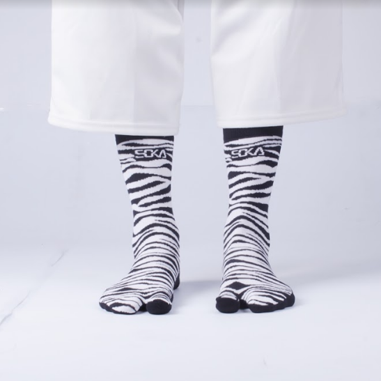 SOKA Kaos Kaki - Essentials Zebra